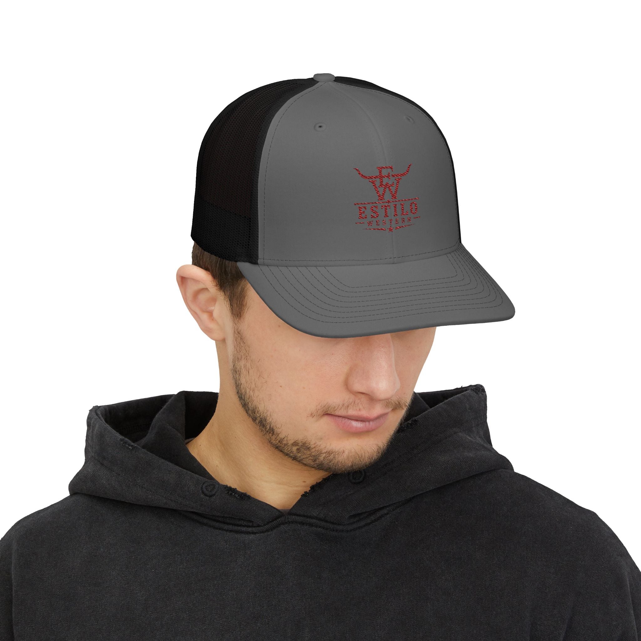Trucker Cap — Estilo Vaquero Red Logo Snapback