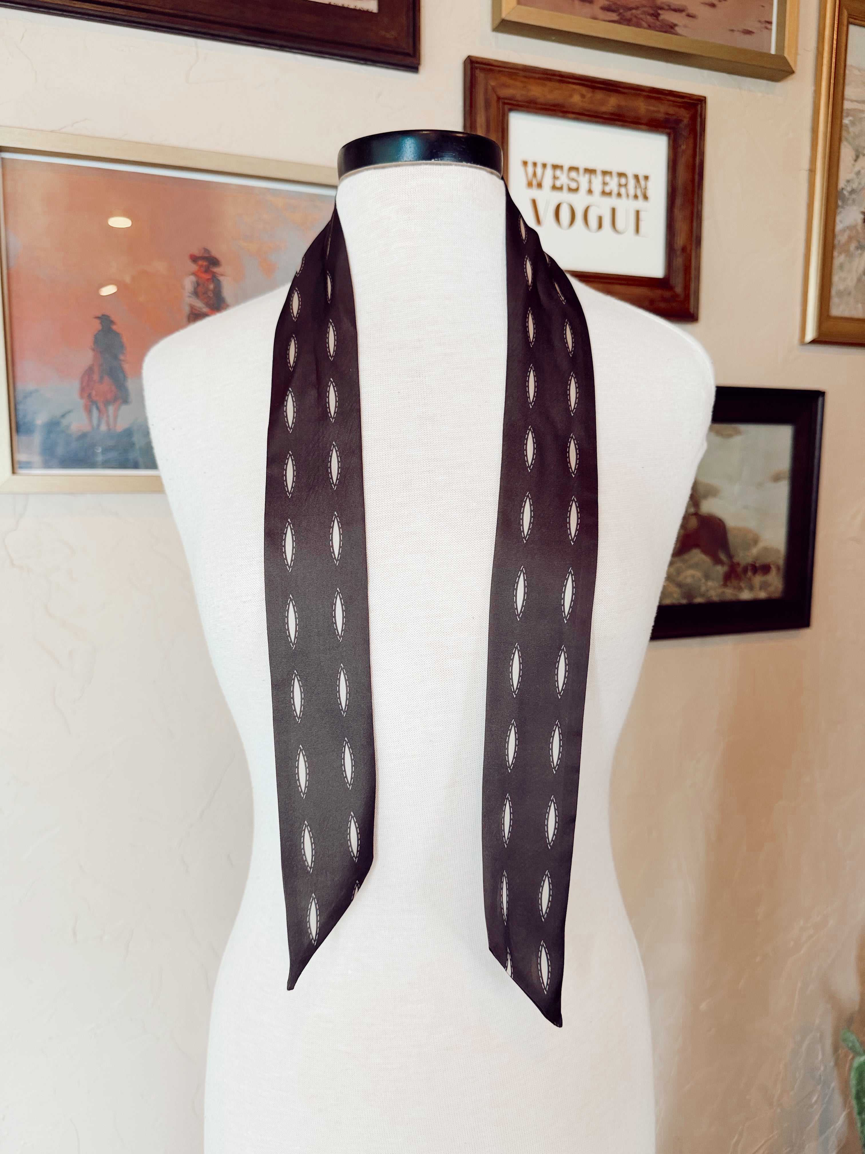 The Buckstitch Twilly in Brown