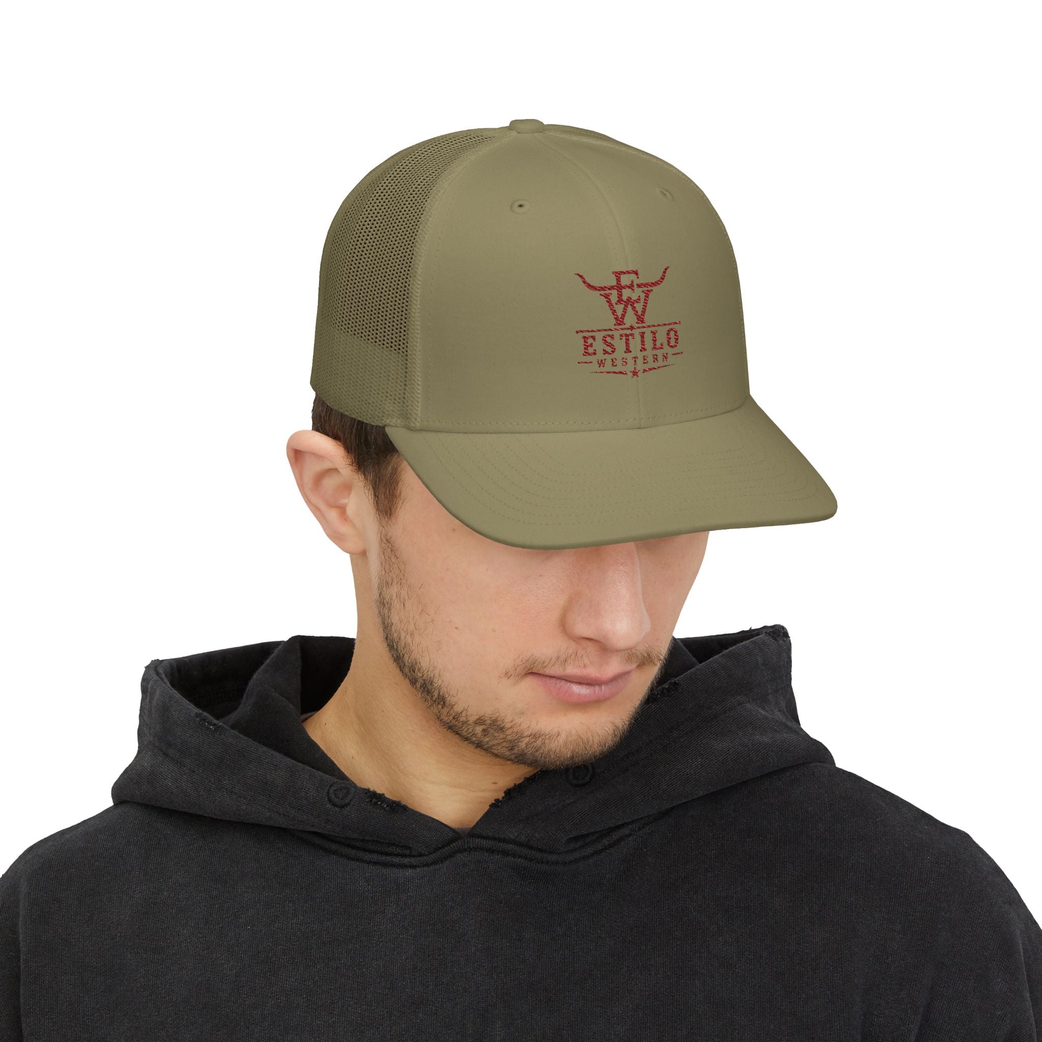 Trucker Cap — Estilo Vaquero Red Logo Snapback